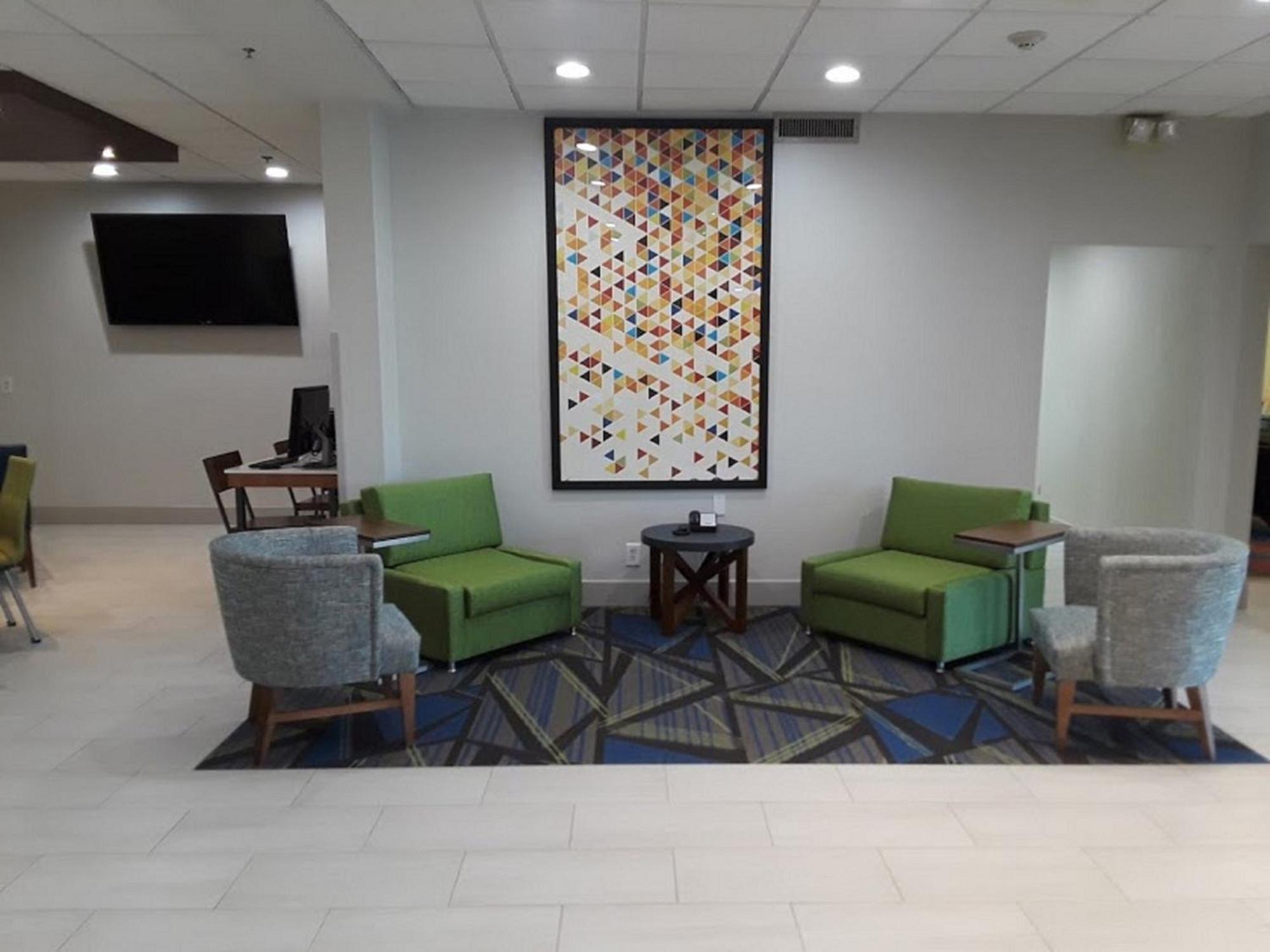 Holiday Inn Express Easton By Ihg Eksteriør billede