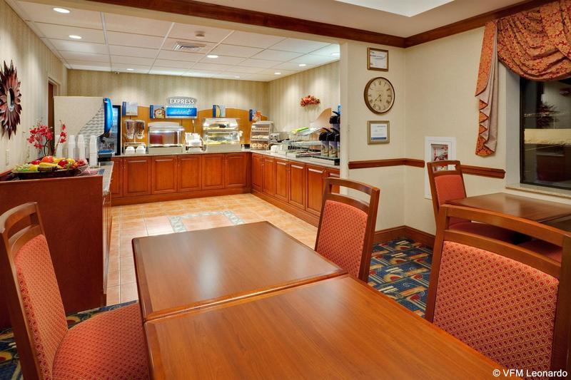 Holiday Inn Express Easton By Ihg Eksteriør billede